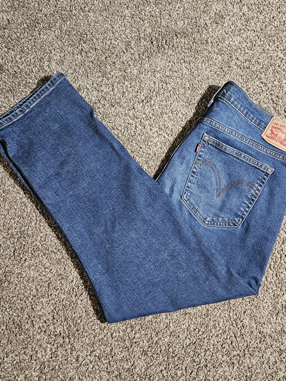 Levis Wedgie Straight Jeans Womens 34 Medium Wash Blue Denim Hi Rise